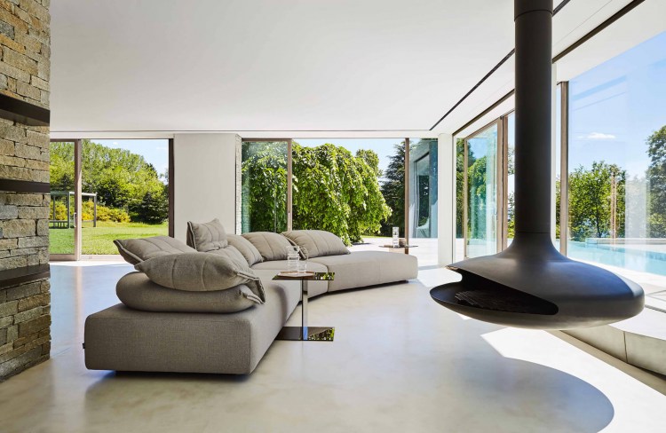 CANAPEA COMFORTABILA DEOSEBITA